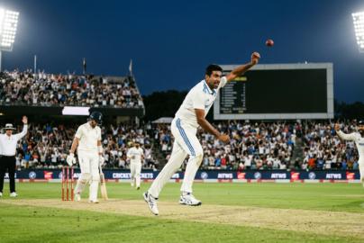 how many wickets constitute a double hat-trick?